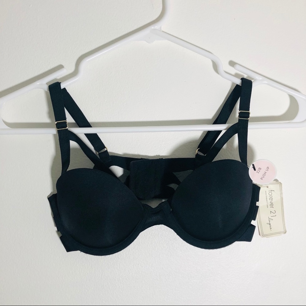 NWT Forever 21 Black strappy Push Up Bra 32B